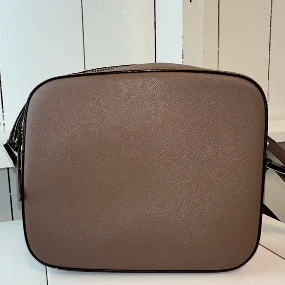 Kate Spade Spring Newbury Crossbody Bag Brown Silver Accents Capsule Wardrobe - Picture 10 of 16